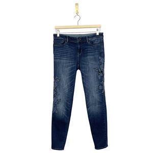 White House Black Market Floral Applique Skinny Jeans